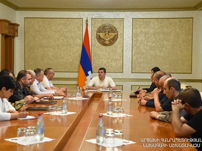 Artsakh President holds meeting on security problems