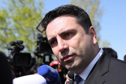 ԱԺ նախագահի խոսնակը պնդում է՝ Ալեն Սիմոնյանը զանգահարել է Արցախի իր գործընկերոջը