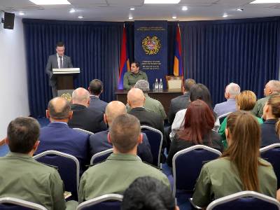 Հավաք-խորհրդակցություն Պապիկյանի գլխավորությամբ. անդրադարձ է եղել հանրային իրազեկմանը, ԶՈՒ առօրյայի լուսաբանմանը