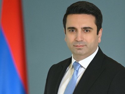 Делегация во главе с Аленом Симоняном отправится в Париж