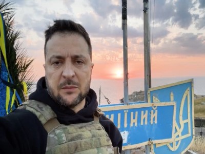 Зеленский посетил остров Змеиный