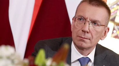 В Латвии был приведен к присяге новоизбранный президент Эдгарс Ринкевичс – первый открытый гей-глава государства в ЕС