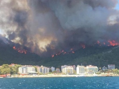 В турецком Бодруме разгорелся пожар