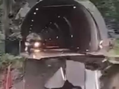 Обрушилась часть трассы, соединяющей Черное и Средиземное моря