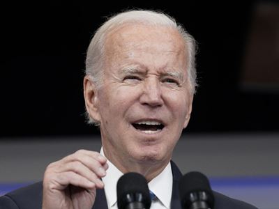 В США нашли виновников публичных падений Байдена