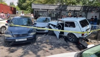 В Ереване произошло цепное ДТП с участием 21-летнего водителя
