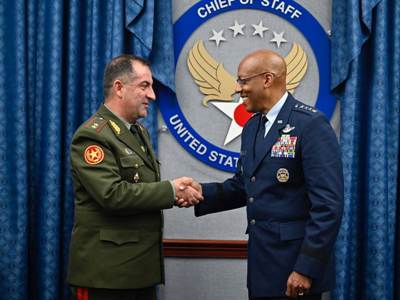 Armenia army General Staff chief meets with US Air Force chief of staff (PHOTOS)