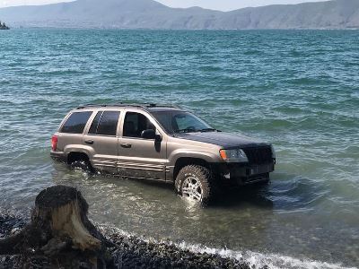 Из озера Севан спасатели выудили «Jeep»
