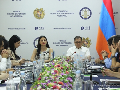 Անահիտ Մանասյանի և ՄԻԵԴ դատավոր Արմեն Հարությունյանի մասնակցությամբ անցկացվել է հանդիպում-քննարկում