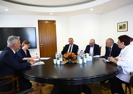Քերոբյանը և Գերմանիայի դեսպանն անդրադարձել են քիմիական արդյունաբերության ոլորտում հնարավոր համագործակցությանը