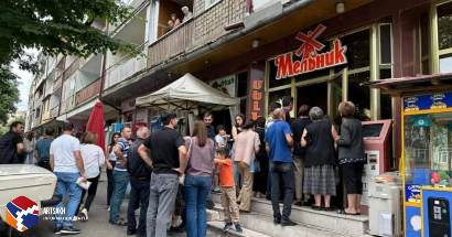 Մարդիկ հացի հերթեր են կանգնում, տրանսպորտը չի աշխատում, աղիքային հիվանդություններ են տարածվել. Ինչ վիճակ է Արցախում
