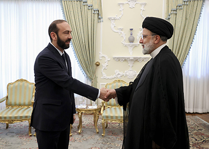 Armenia FM meets with Iranian President Ebrahim Raisi