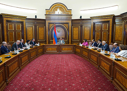 Փոխվարչապետի աշխատանքային խումբը որոշումներ է կայացրել ԼՂ բնակչությանը հրատապ հումանիտար աջակցության վերաբերյալ