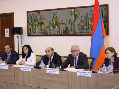 Կարևորվել է միջազգային հանրության հստակ ազդակն Ադրբեջանին. ԱԳՆ են հրավիրվել ՀՀ-ում հավատարմագրված դեսպանները