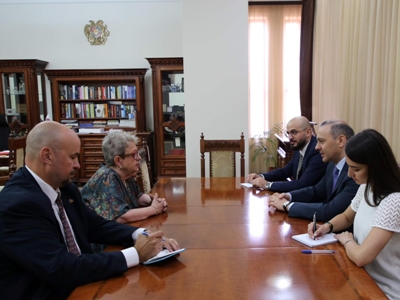 Секретарь Совбеза Армении принял посла ЕС в РА в связи с завершением ее миссии