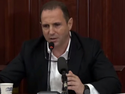 Экс-глава МО: Премьер-министра надо наделить полномочиями верховного главнокомандующего и в мирных условиях