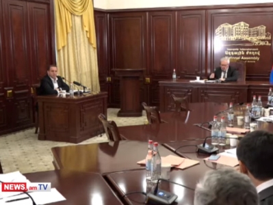 Экс-глава Минобороны Армении: Ни одно средство вооружения не ввозилось взамен другого