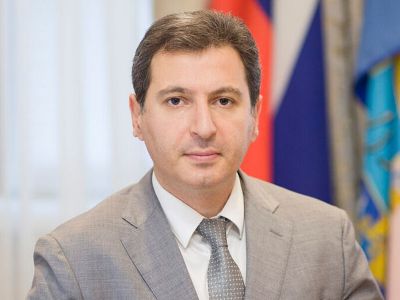Սամարայի մարզի առողջապահության նախարար Արմեն Բենյանին եւ նրա տեղակալին կալանավորել են խարդախության գործով