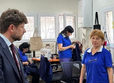 Посол Оливье Декотиньи посетил Центр франкофонии в Горисе
