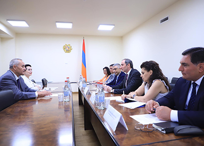 ԲՏԱ նախարարը Մուխիտդինովի հետ քննարկել է փոստային կապի ոլորտում թվային տեխնոլոգիաների ներդրման հարցը