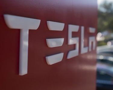 Tesla-ի ֆինանսական տնօրենն անսպասելիորեն հրաժարական է տվել