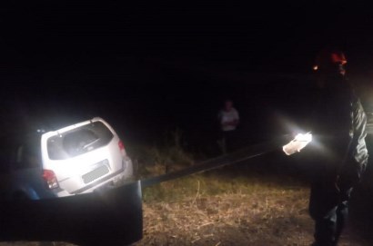 Երեւան-Մեղրի ճանապարհին «Nissan»-ը դուրս է եկել ճանապարհի երթեւեկելի հատվածից եւ հայտնվել սելավատարում․ կա տուժած