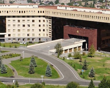 Минобороны Армении выясняет, как военнослужащий мог оказаться на азербайджанской стороне