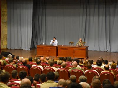Artsakh President meets with group of militia fighters
