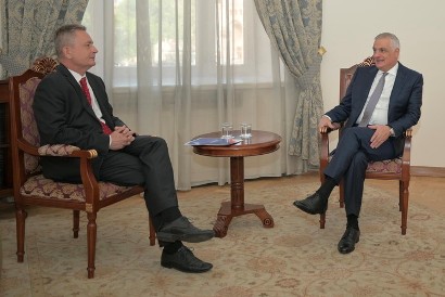 Armenia deputy PM, Poland envoy confer about regional developments