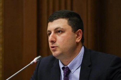 Արցախի իշխանությունը ինտրիգներ հրահրելու, տարբեր խմբերի իրար դեմ լարելու փոխարեն պետք է պարզապես գործի. Աբրահամյան
