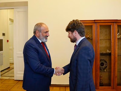 Премьер-министр Армении принял нового посла Франции