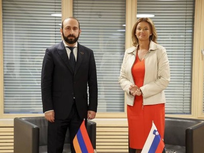 Armenia, Slovenia FMs talk about deepening humanitarian crisis in Karabakh