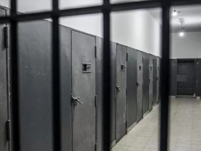 В Эквадоре заключенные взяли в заложники более 50 охранников и полицейских