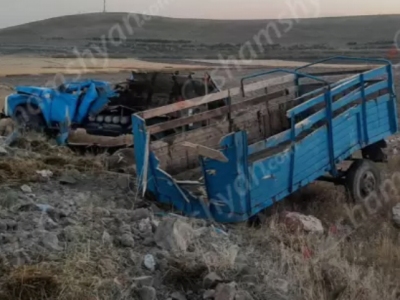 Շիրակում խոշոր եղջերավորներով բարձված «ԶԻԼ»-ը կողաշրջվել ու հայտնվել է դաշտում․ կան վիրավորներ. Shamshyan.com