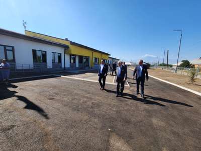 Քաղաքաշինության կոմիտեի պատվիրատվությամբ Դեղձուտում կառուցված դպրոցը պաշտոնապես հանձնվեց շահագործման