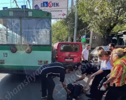 Երևանում տրոլեյբուսը վրաերթի է ենթարկել ուղևորին. Shamshyan.com