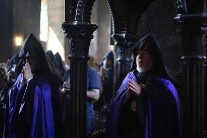 Ամենայն Հայոց Կաթողիկոսի հանդիսապետությամբ կատարվեց Հանրապետական մաղթանք Արցախի անկախության տոնի առիթով