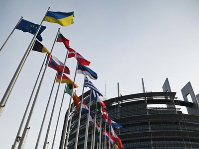 WSJ: США и ЕС намерены потребовать от ОАЭ остановить поставки товаров в Россию