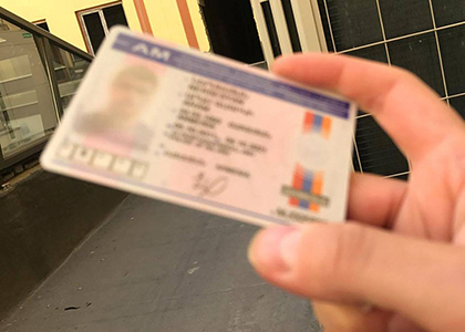 Քաղաքացին փորձել է առանց ՀՀ ժամանելու, 300,000 դրամ կաշառք տալու միջոցով փոխանակել իր վարորդական իրավունքի վկայականը