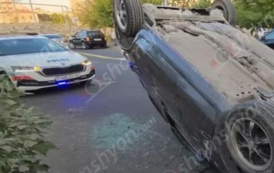 В Ереване в результате ДТП госпитализирована двухлетняя девочка
