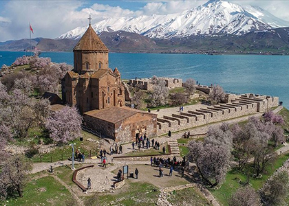 Աղթամարի Սուրբ Խաչ եկեղեցում մատուցվելիք պատարագի նախապատրաստական աշխատանքները սկսվել են