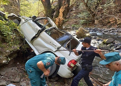 Քարինջ-Մարց ճանապարհին «Mitsubishi»-ին գլորվել է ձորը․ կա զոհ և վիրավոր