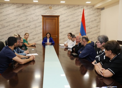 Համատեղ ջանքերով կարող են տրվել ուսուցչի գործը դյուրին դարձնող  լուծումներ. Ժաննա Անդրեասյանն ընդունել է  ուսուցիչներին