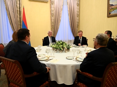 Վահագն Խաչատուրյանն աշխատանքային ընթրիք է ունեցել Ռոմանո Պրոդիի հետ
