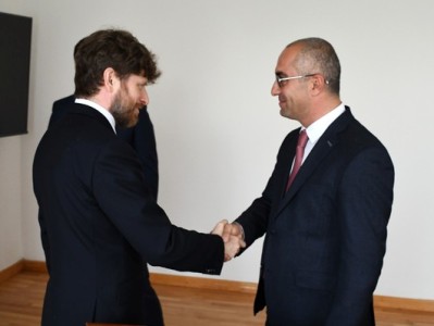 Губернатор Армавирской области и посол Франции обсудили перспективы расширения сотрудничества
