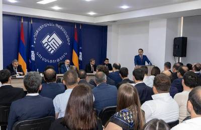 «Հրապարակ». Հետընտրական բազարների մեջ
