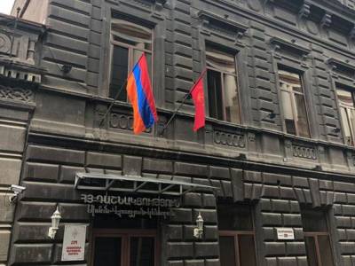 Այս պահին գրեթե բոլոր ընդդիմադիր ուժերը ՀՅԴ գրասենյակում խորհրդակցության են