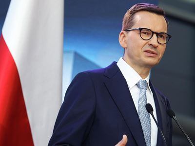 Премьер Моравецкий: Польша не поставляет Украине оружие, так как сама вооружается