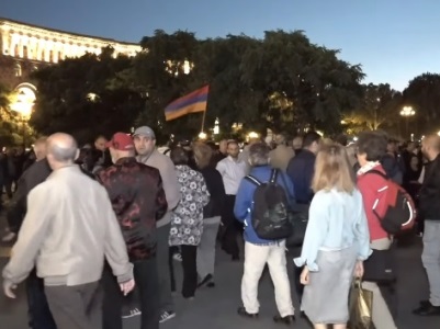 «Պայքարը չունի հանգստյան օրեր».  քաղաքացիները հավաքվել են Հանրապետության հրապարակում