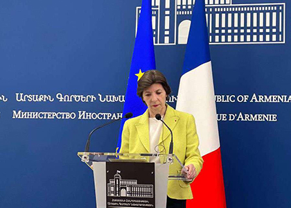 French foreign minister arrives in Yerevan